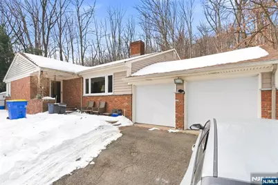 168 Interhaven Avenue, North Plainfield, NJ 07060 - Photo 2