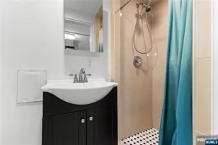 649 Ogden Ave, Teaneck Township, NJ 07666 - Photo 20