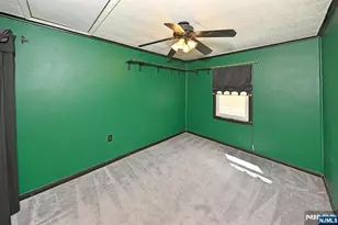 23 Hamil Ct, Clifton, NJ 07013 - Photo 14