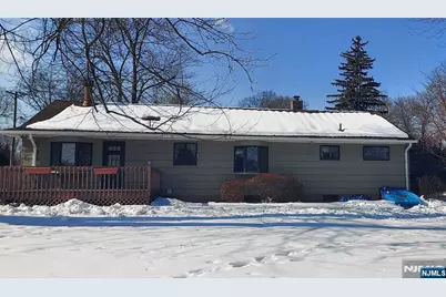 412 Flaker Drive, Wyckoff Township, NJ 07481 - Photo 2