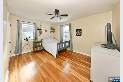 262 Spring Valley Avenue, Hackensack, NJ 07601 - Photo 14