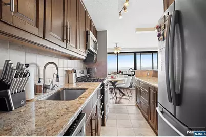 277 Prospect Avenue 18B #18B, Hackensack, NJ 07601 - Photo 10