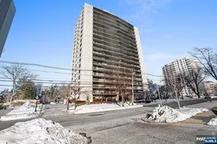 277 Prospect Ave 18B, Hackensack, NJ 07601 - Photo 4