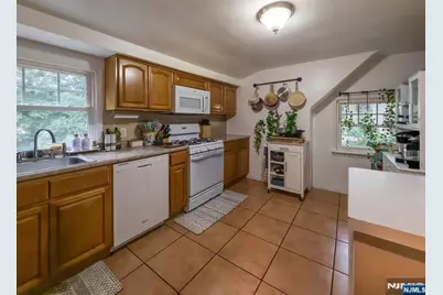 19 Bedford Road, Dumont, NJ 07628 - Photo 20