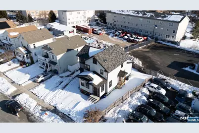 1123 Thompson Avenue, Roselle, NJ 07203 - Photo 16