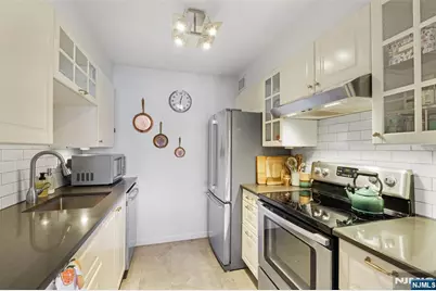 300 Main Street 413 #413, Little Falls Township, NJ 07424 - Photo 16