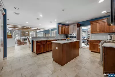 88 Chestnut Ridge Road, Saddle River, NJ 07458 - Photo 16