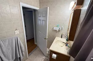 41 Stuyvesant Rd, Teaneck Township, NJ 07666 - Photo 16