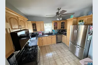 41 Stuyvesant Road, Teaneck Township, NJ 07666 - Photo 4