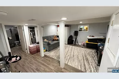 41 Stuyvesant Road, Teaneck Township, NJ 07666 - Photo 18