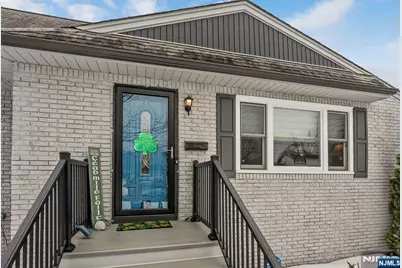 19 Colfax Drive, Pequannock Township, NJ 07440 - Photo 4