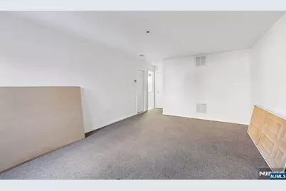 246 Matthews Drive, Newark, NJ 07103 - Photo 34