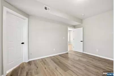 38 Mapes Avenue, Newark, NJ 07112 - Photo 6