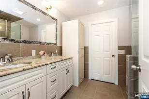 19 Pinecrest Terrace, Wayne, NJ 07470 - Photo 18