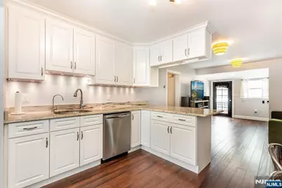 19 Pinecrest Terrace, Wayne, NJ 07470 - Photo 8