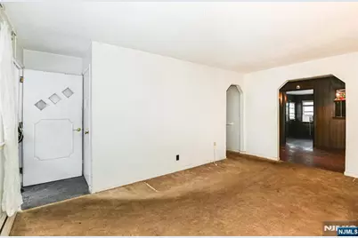 286 Ridgewood Boulevard, Washington Township, NJ 07676 - Photo 6