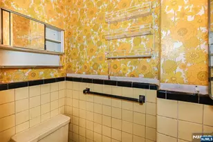 286 Ridgewood Blvd, Washington Township, NJ 07676 - Photo 18