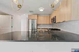 348 Baldwin Ave 209, Jersey City, NJ 07306 - Photo 4