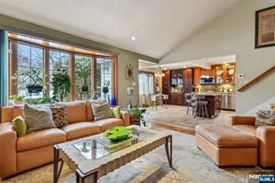 199 Honeysuckle Dr, Washington Township, NJ 07676 - Photo 4