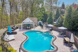22 Anton Ct, Woodcliff Lake, NJ 07677 - Photo 4