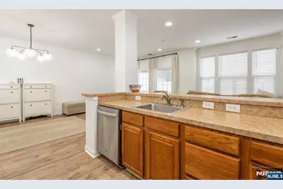 122 Riverwalk Way, Clifton, NJ 07014 - Photo 14