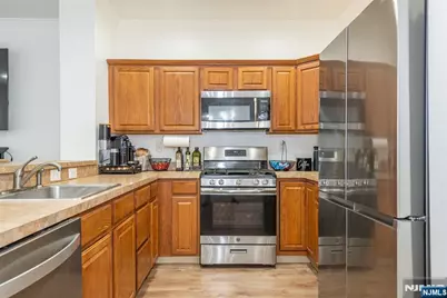 122 Riverwalk Way, Clifton, NJ 07014 - Photo 12