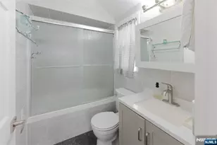 365 Rockledge Pl, Teaneck Township, NJ 07666 - Photo 18