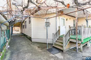 86 Pacific St, Newark, NJ 07105 - Photo 10