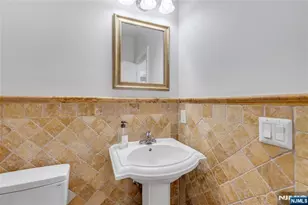 92 Washington Ave, Cliffside Park, NJ 07010 - Photo 16