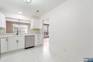 557 Ridge Ln 4220, Fort Lee, NJ 07024 - Photo 12
