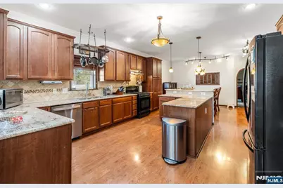 238 Park Avenue, Teaneck Township, NJ 07666 - Photo 12