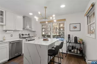 21 Grand Cove Way, Edgewater, NJ 07020 - Photo 2