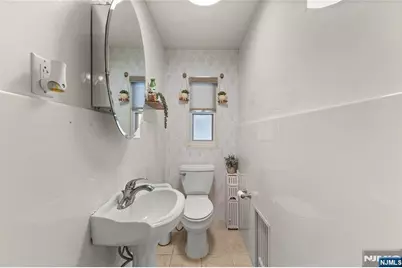 80 Glenwood Avenue, Elmwood Park, NJ 07407 - Photo 14
