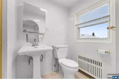 80 Glenwood Avenue, Elmwood Park, NJ 07407 - Photo 20