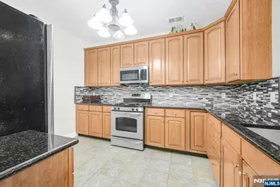 4 Cliff Road B2 #B2, Woodland Park, NJ 07424 - Photo 12