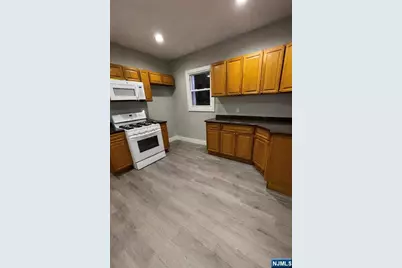 942 E 19th Street, Paterson, NJ 07501 - Photo 10