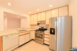 12 Fox Run Dr 6, Englewood, NJ 07631 - Photo 8
