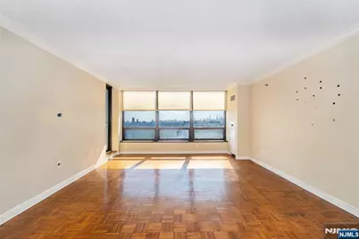 900 Palisade 18N #18N, Fort Lee, NJ 07024 - Photo 8