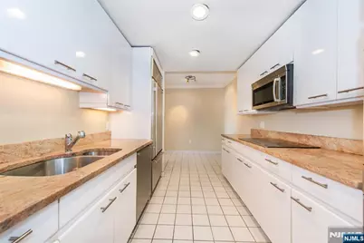 900 Palisade 18N #18N, Fort Lee, NJ 07024 - Photo 10
