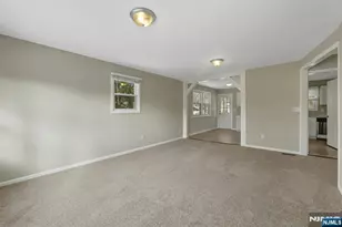 8 Iroquois Ave, Oakland, NJ 07436 - Photo 6