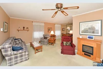 50 Rock B #B, Hawthorne, NJ 07506 - Photo 2