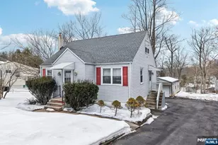 86 Kakeout Rd, Butler, NJ 07405 - Photo 2