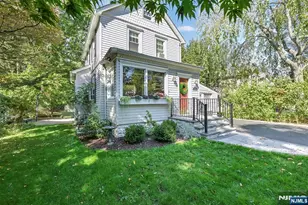 25 Maple Ave, Demarest, NJ 07627 - Photo 2