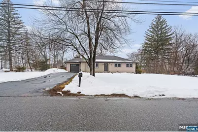 9 Adelaide Terrace, West Milford, NJ 07480 - Photo 2