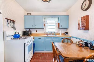 33 Laurel Place, West Caldwell, NJ 07006 - Photo 16