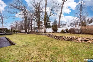 33 Laurel Pl, West Caldwell, NJ 07006 - Photo 32