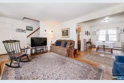 33 Laurel Place, West Caldwell, NJ 07006 - Photo 8