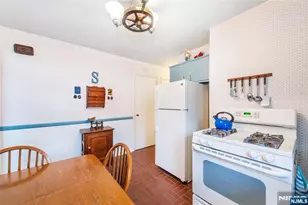 33 Laurel Pl, West Caldwell, NJ 07006 - Photo 18