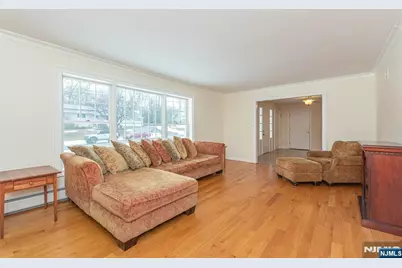 5 Pin Oak, West Caldwell, NJ 07006 - Photo 12