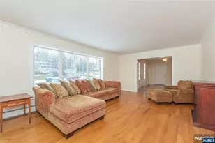 5 Pin Oak, West Caldwell, NJ 07006 - Photo 12
